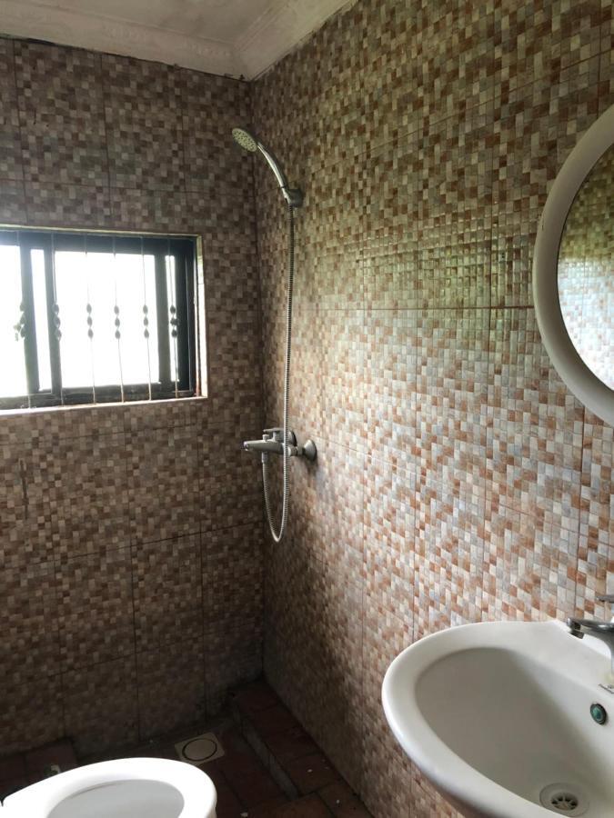 Tatys Homestay Dar es Salaam Esterno foto