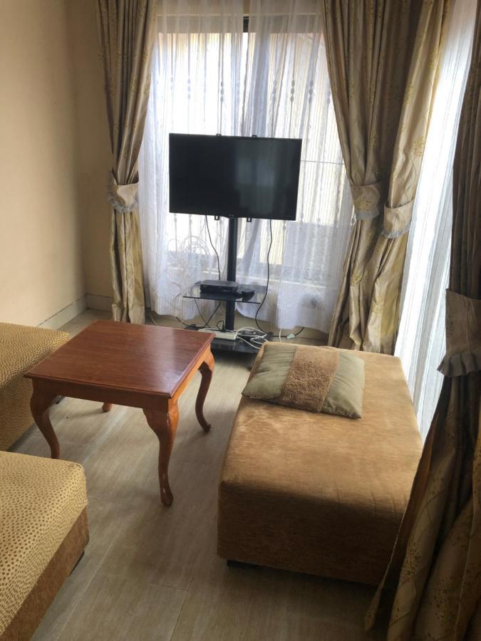Tatys Homestay Dar es Salaam Esterno foto