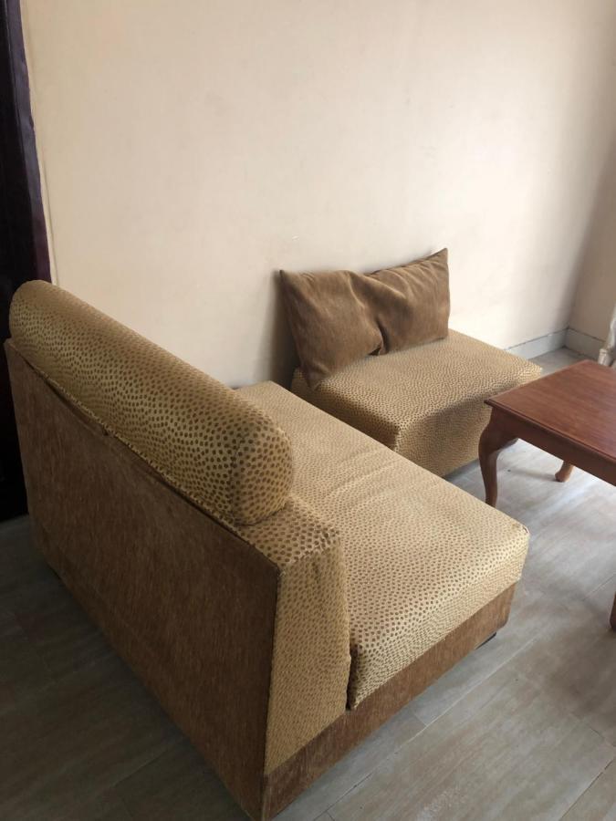 Tatys Homestay Dar es Salaam Esterno foto