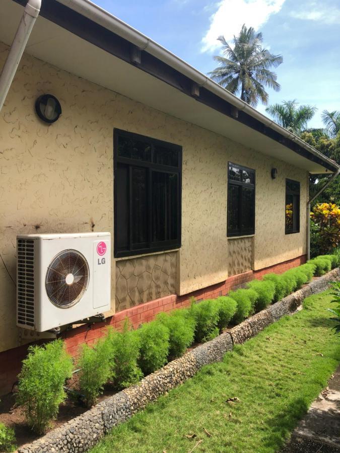Tatys Homestay Dar es Salaam Esterno foto